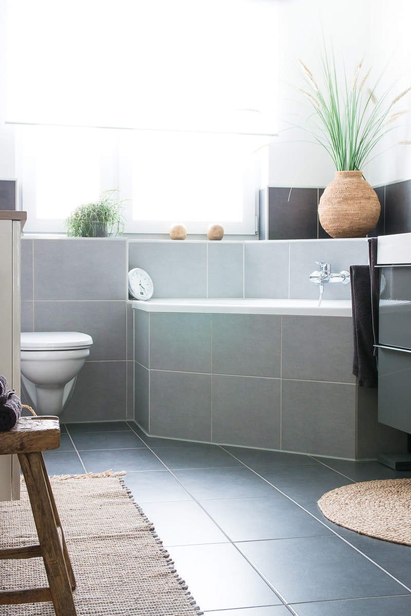 Badezimmer neu gestalten & Küchenschrank upcyceln | günstiges Badezimmer-Makeover | Raumkrönung - Wohnblog, Wohnberatung & Einrichtungstipps