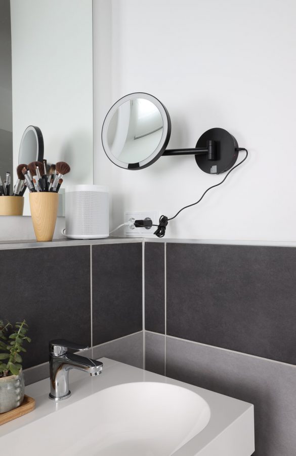 Beleuchteter Kosmetikspiegel mit aufladbarem Akku per USB-Kabel